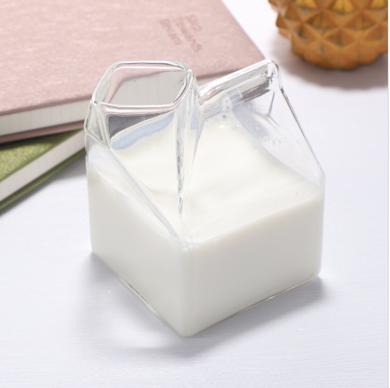 Найкрасивіші напої, виготовлені з прозорих скляних чашок